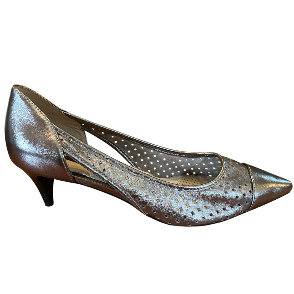 Adrienne Vittadini Metallic pewter leather upper Pointed toe 2”Heel Size 7.5